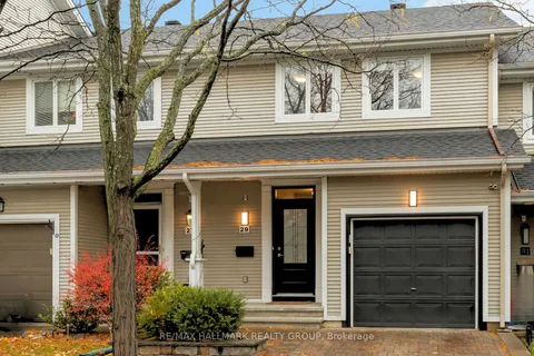 29 Maxton Private, ON K1J 1J1