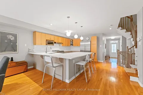 29 Maxton Private, ON K1J 1J1