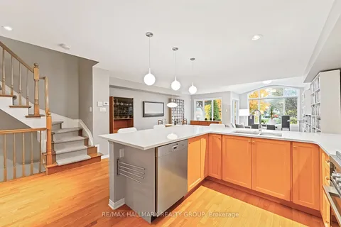 29 Maxton Private, ON K1J 1J1