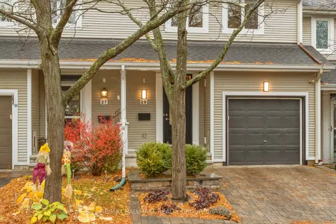 29 Maxton Private, ON K1J 1J1
