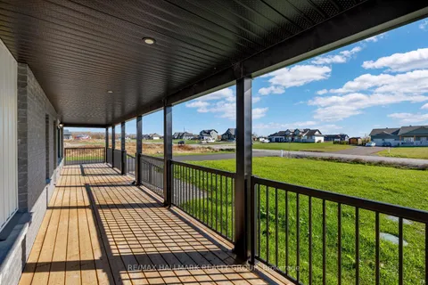 208 Trudeau Crescent, ON K4R 1E5