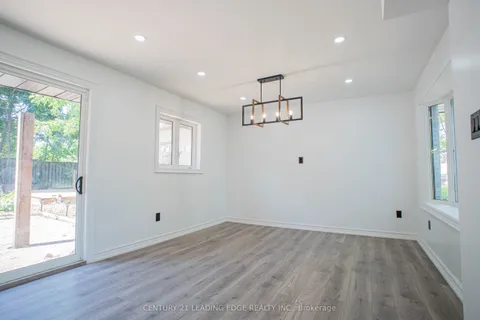 77 Elford Crescent, ON L8K 5K8