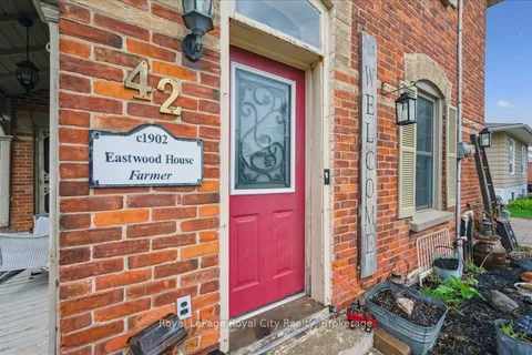 42 Bielby Street, ON L9W 5N3