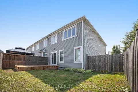 881 Campobello Drive, ON K2S 0N8