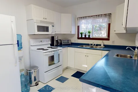 477 12th Avenue, ON N4N 2V1