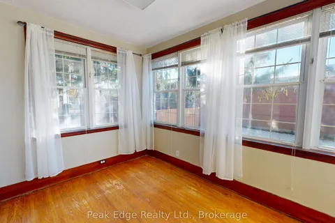 477 12th Avenue, ON N4N 2V1