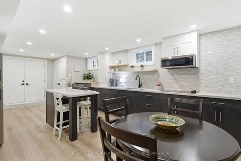 4076 Highland Park Drive, ON L3J 0M3