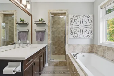 4076 Highland Park Drive, ON L3J 0M3