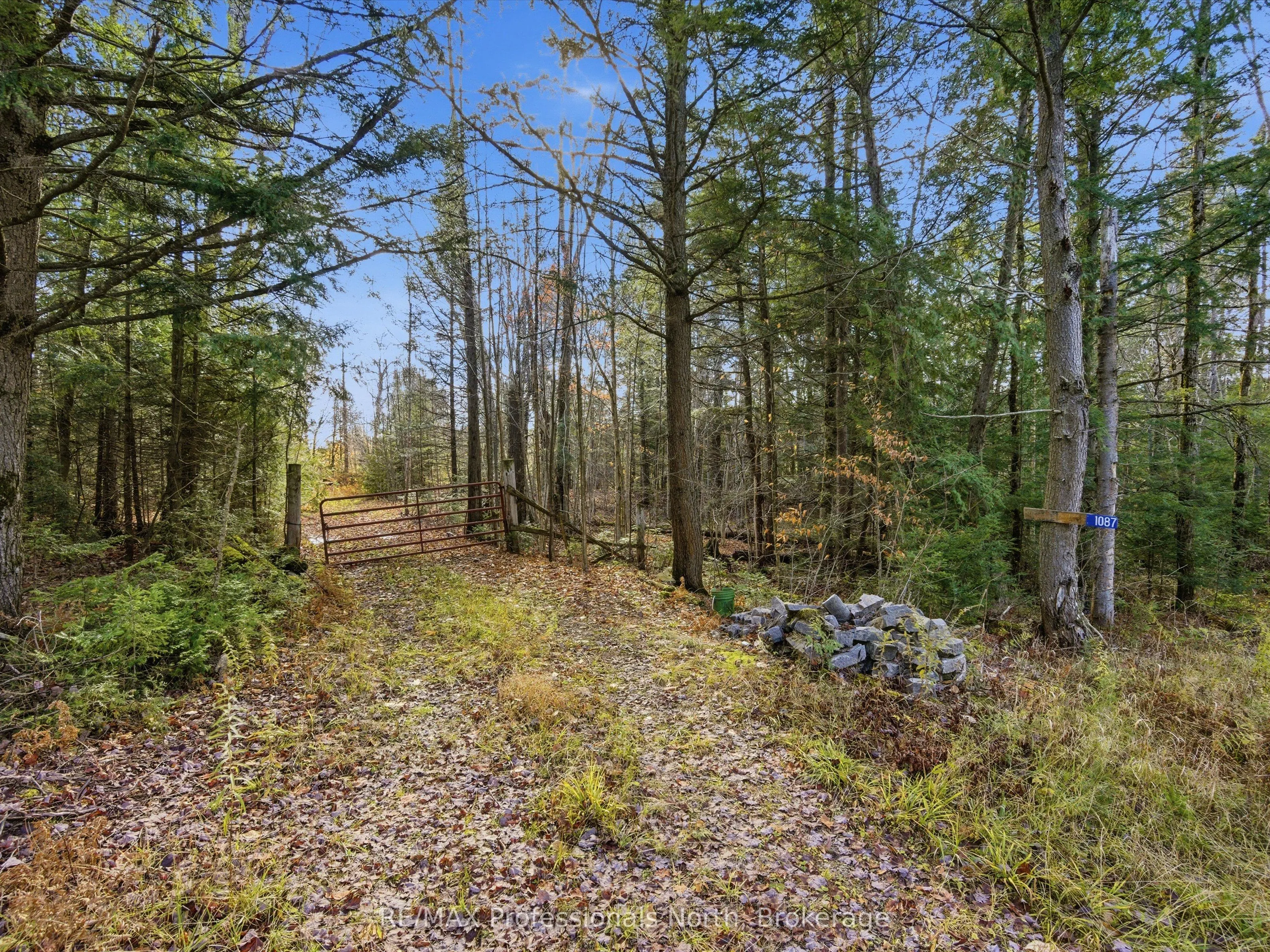 1087 Stephenson 2 Road, ON P0B 1M0