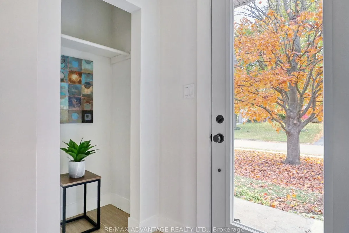 401 Stephen Street, ON N6K 2N4