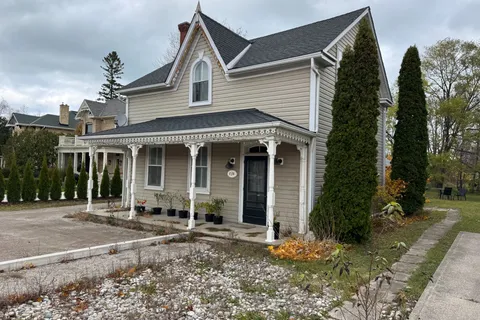 136 High Street, ON N0H 2L0