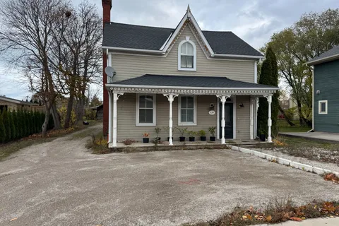 136 High Street, ON N0H 2L0