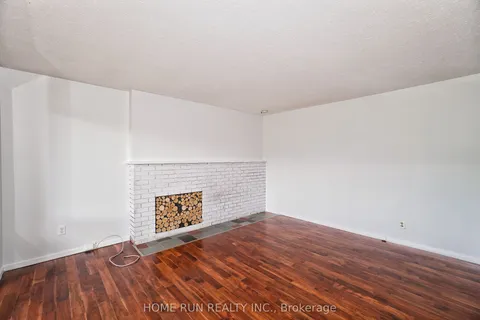 1292 Meadowlands Drive, ON K2E 6K5