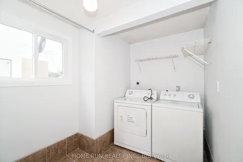 1292 Meadowlands Drive, ON K2E 6K5