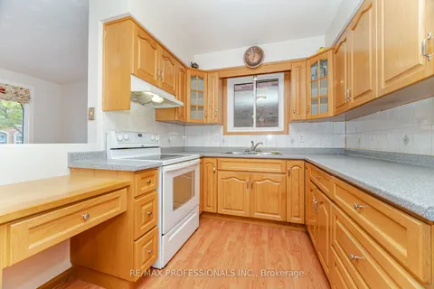 283 John Street, ON L8L 4P6