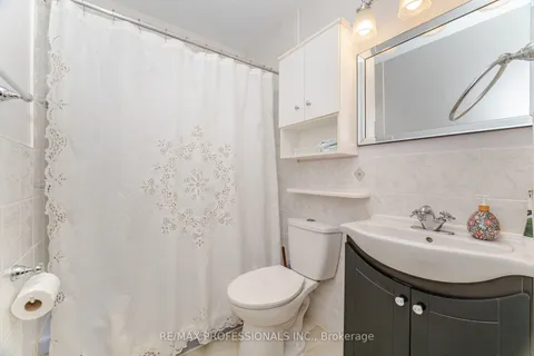 283 John Street, ON L8L 4P6