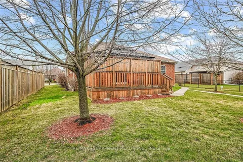 20 Oak Crescent, ON N0A 1H0