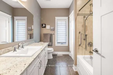 391323 18TH Line, ON L9W 7E3