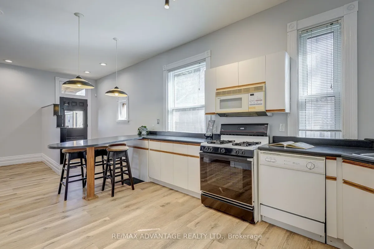 11 Josephine Street, ON N5Z 3N7