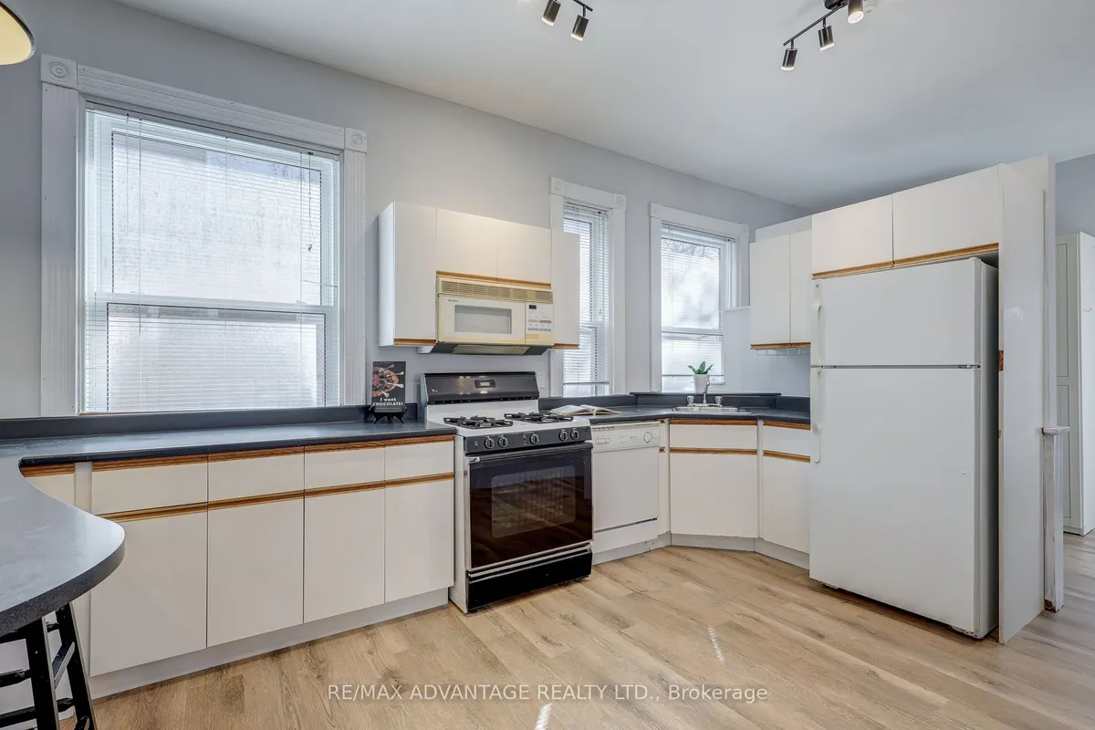 11 Josephine Street, ON N5Z 3N7