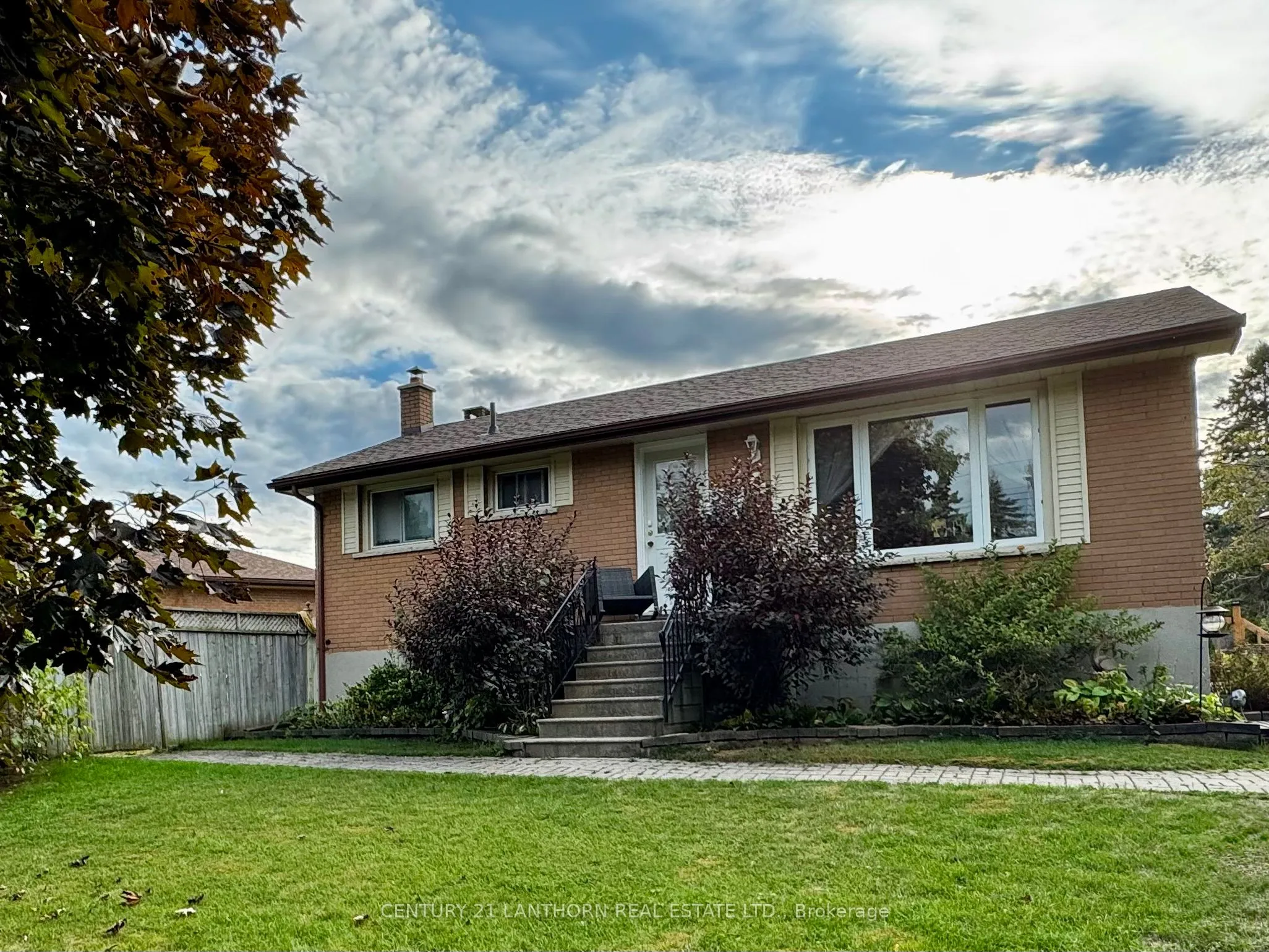 4 Highview Crescent, ON K8P 3G4