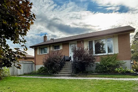 4 Highview Crescent, ON K8P 3G4