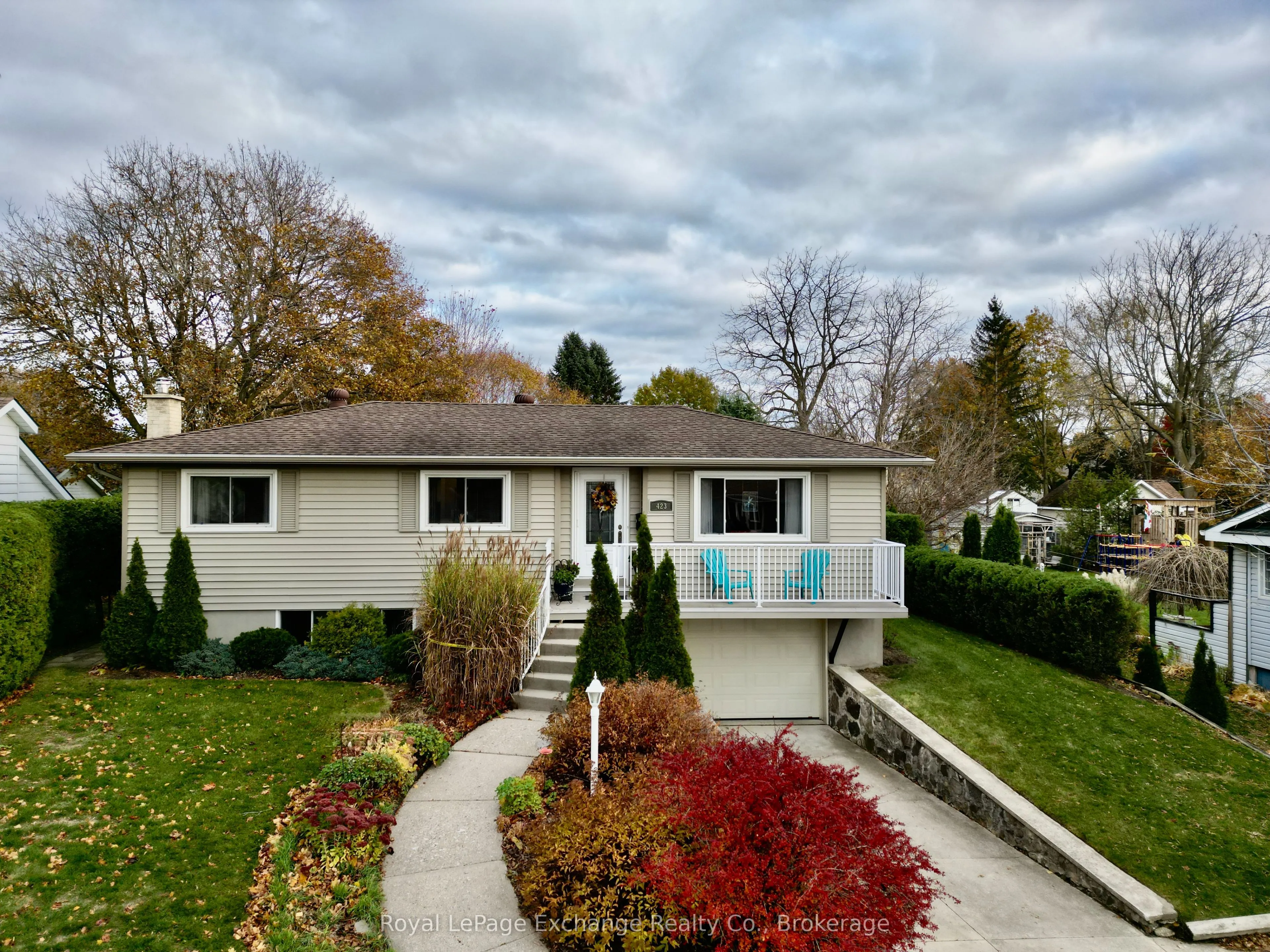 423 Adelaide Street, ON N2Z 2W6