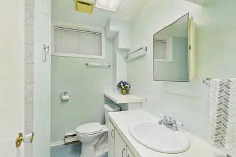 423 Adelaide Street, ON N2Z 2W6