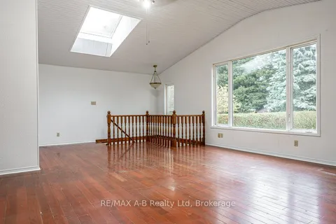 77 Pleasant Drive, ON N5A 4X2