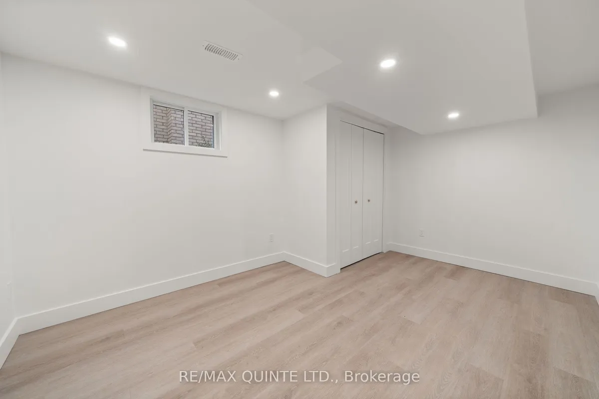 3 Cooke Court, ON K8N 5N4