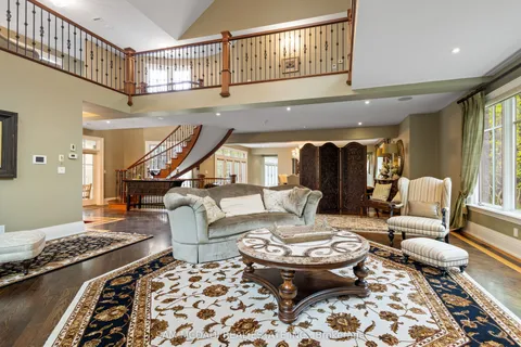 839 Lakeshore Road, ON L3K 5V3