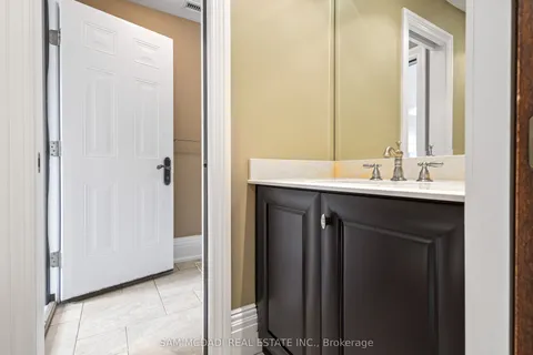 839 Lakeshore Road, ON L3K 5V3