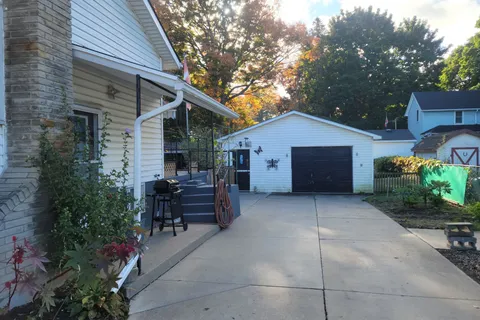 156 Maple Street, ON N0L 2C0