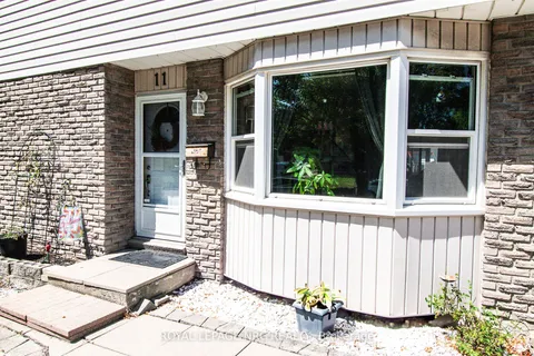 11 Exeter Drive, ON L2P 3M9