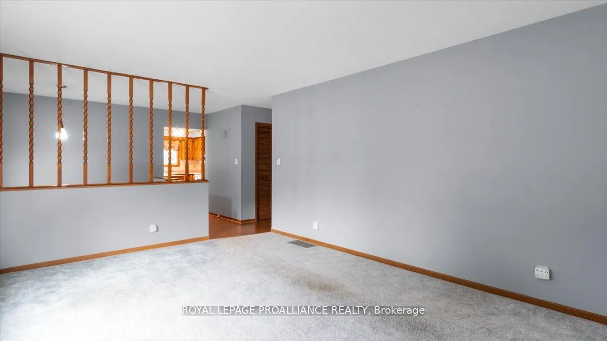 14 Connolly Avenue, ON K8V 5T4