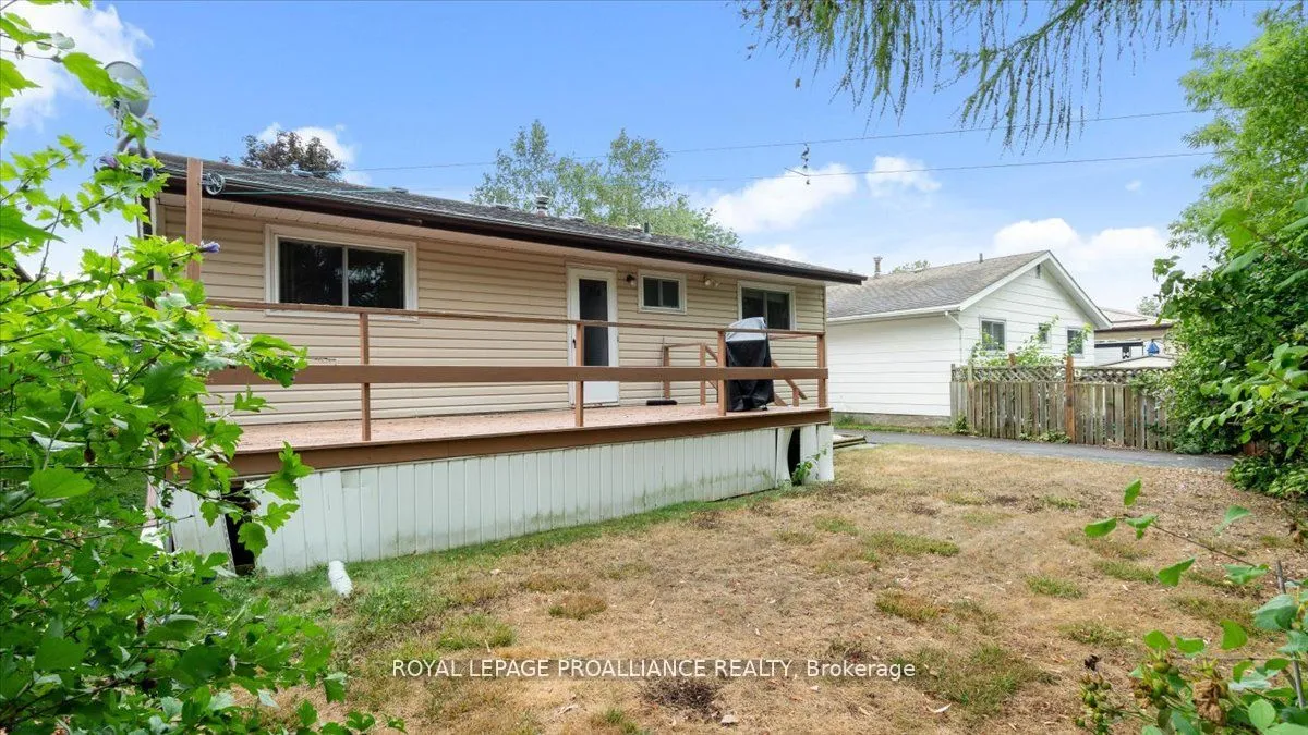 14 Connolly Avenue, ON K8V 5T4