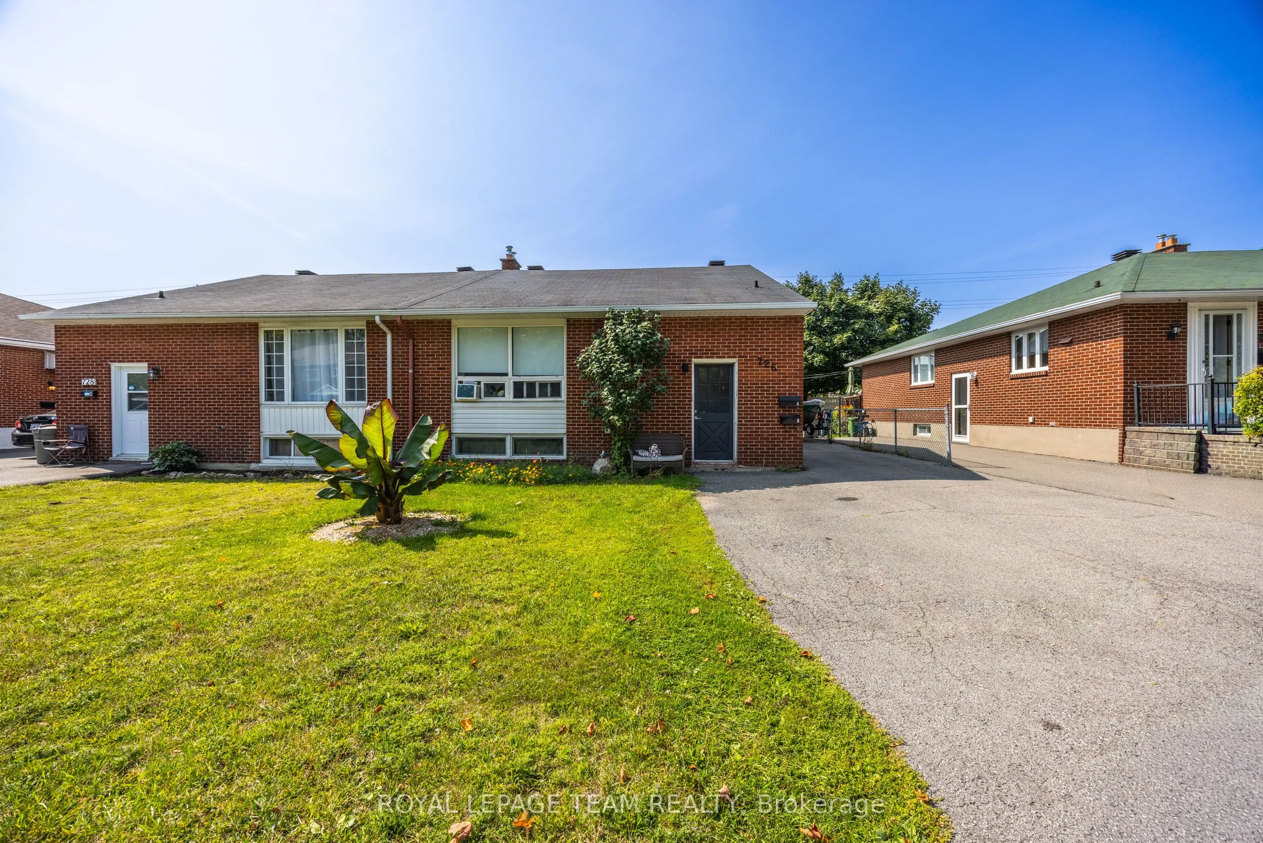 726 Cummings Avenue, ON K1K 2L1