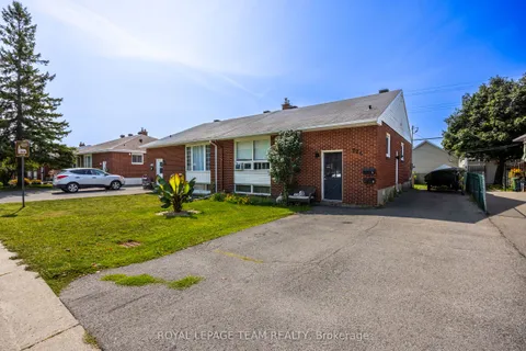 726 Cummings Avenue, ON K1K 2L1