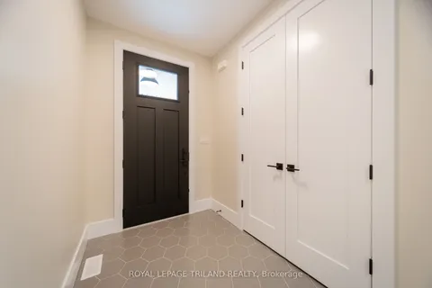 24 Brooklawn Drive, ON N0M 1T0