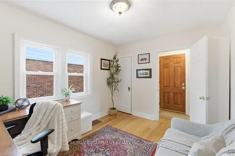 76 East 15th Street, ON L9A 4E9