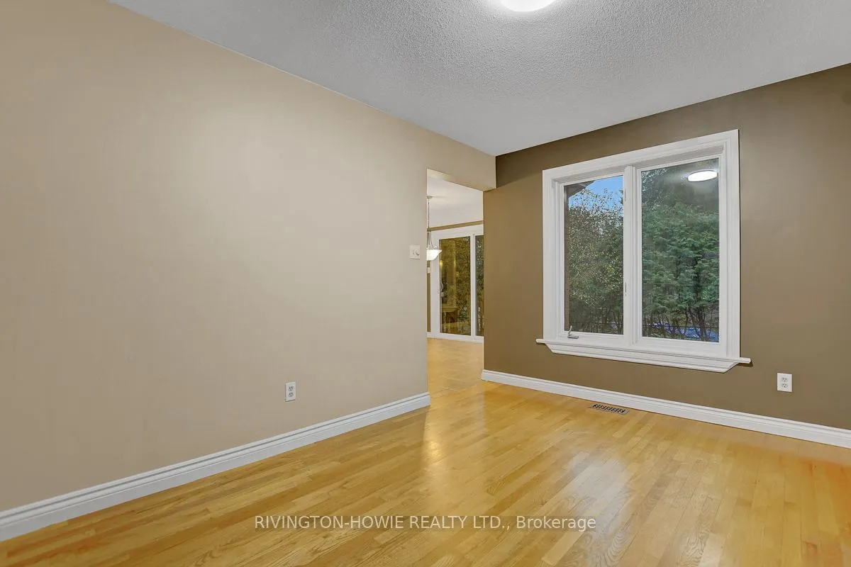 4 Conductor Avenue, ON K2S 0S3