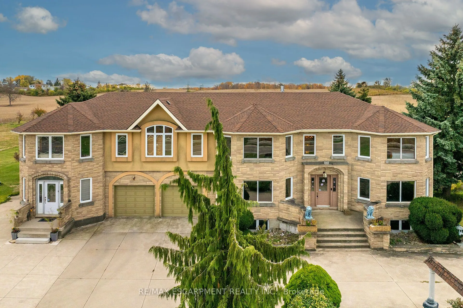 568 Ridge Road, Hamilton, ON L8J 2Y6