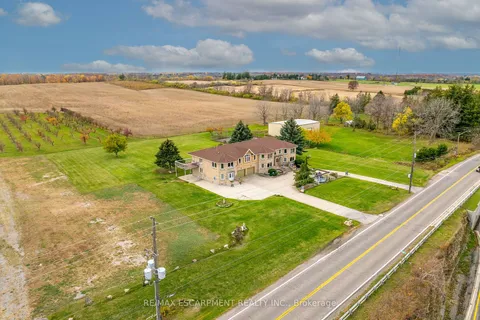 568 Ridge Road, ON L8J 2Y6