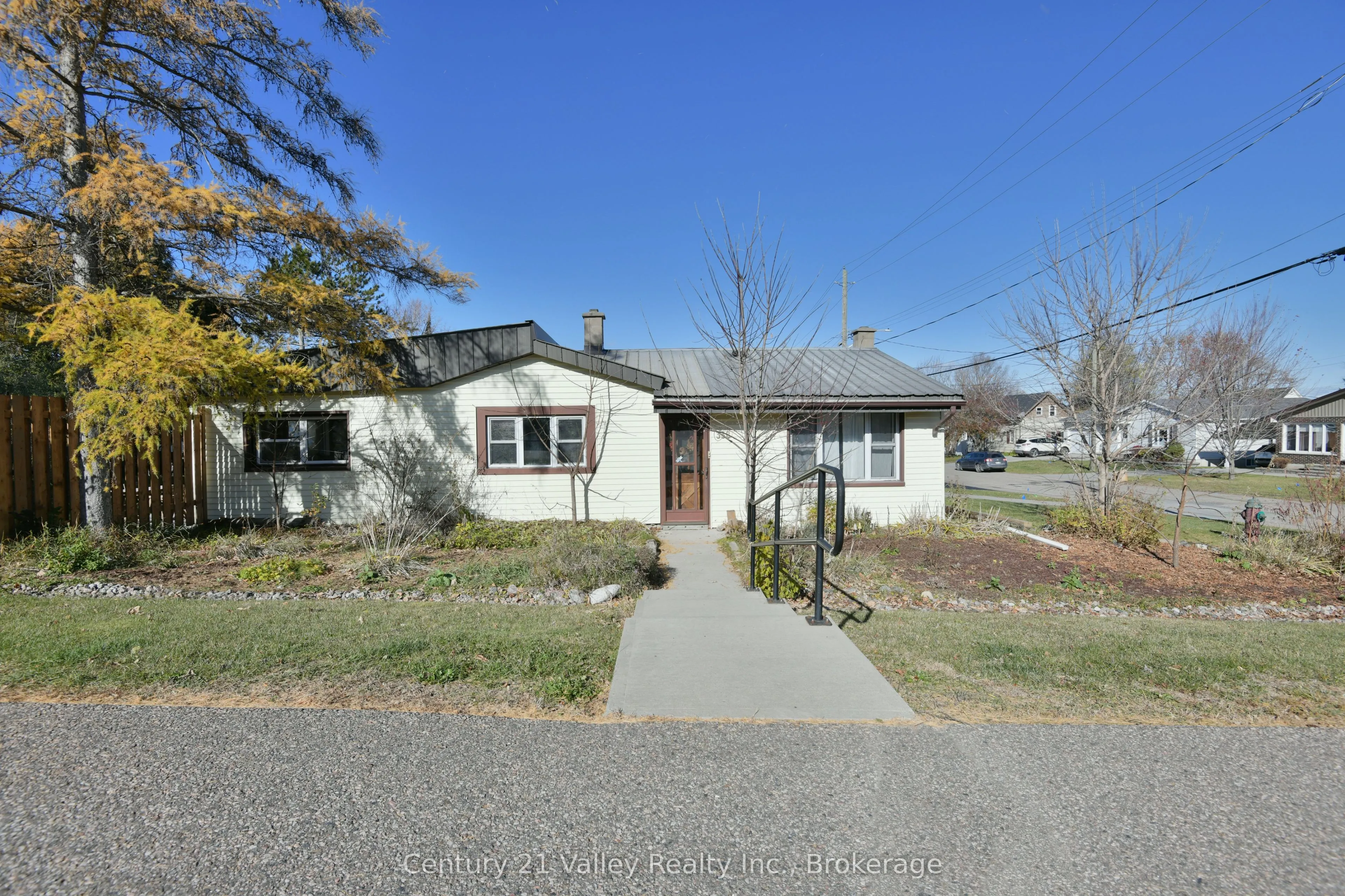 338 Barnet Boulevard, ON K7V 2M7