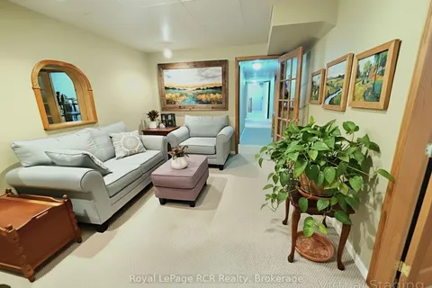 872 9TH A East Avenue, ON N4K 6Y6