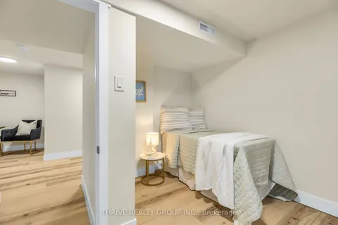 239 Commissioners Road, ON N6J 1Y2