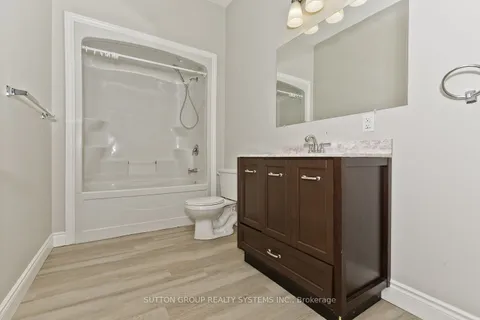 200 Regatta Drive, ON L3B 6E8