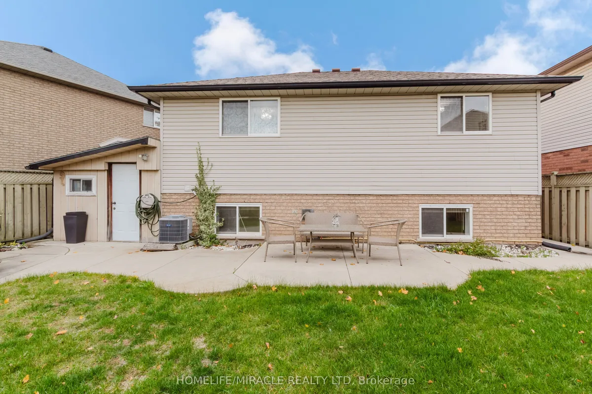 84 Hillgarden Drive, ON L8J 3S7