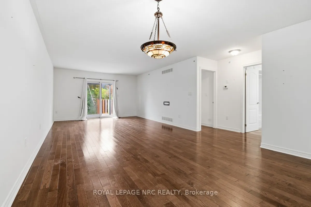 18 Bluegrass Crescent, ON L2P 0A7