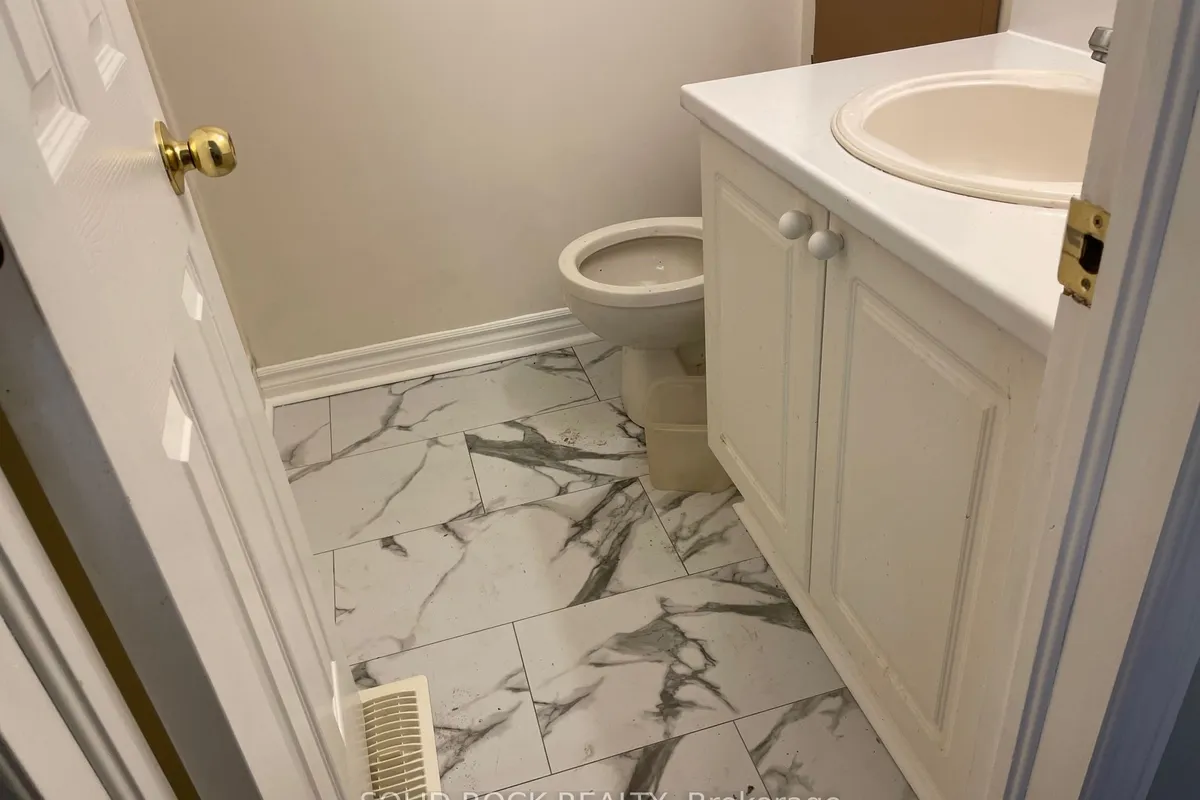 492 Boxwood Street, ON K7M 9C4